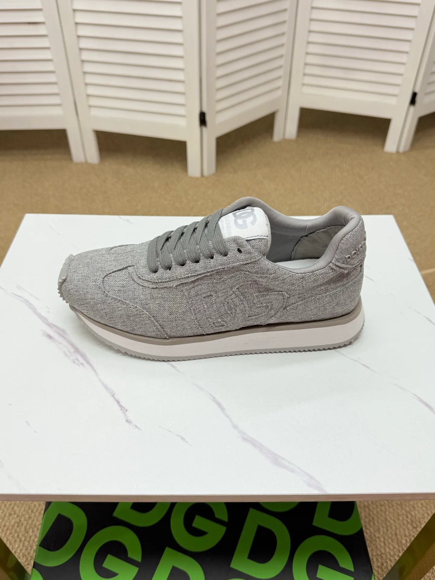 Men's clothing and shoes 230. The latest sports and casual shoes for couples (DG) are fashionable and versatile, and can add luster to various looks. Create an exquisite design with unique dynamic vitality and modern atmosphere, showing modern elegance. Size: 36-46 (45 and 46 are custom-made and cannot be returned or exchanged) Se